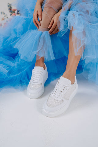 8 reasons why you should wear trainers on your wedding day