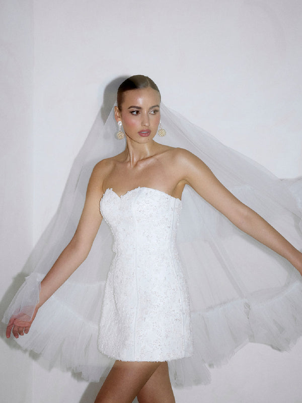 CHARLOTTE MILLS ABIGAIL RUFFLE TRIM FINGERTIP LENGTH VEIL
