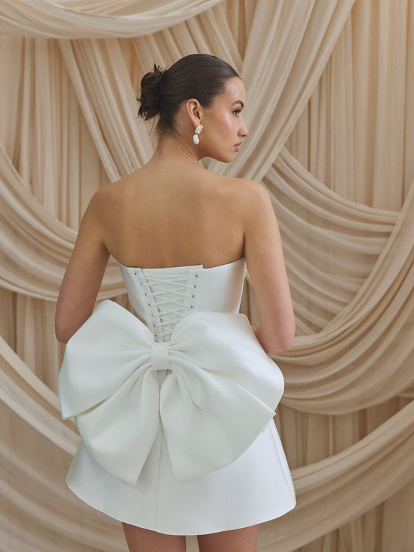 CHARLOTTE MILLS CARLY - Oversized ivory mikado bow belt.