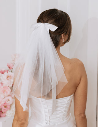 Charlotte Mills Ivory Ribbon Bow Veil